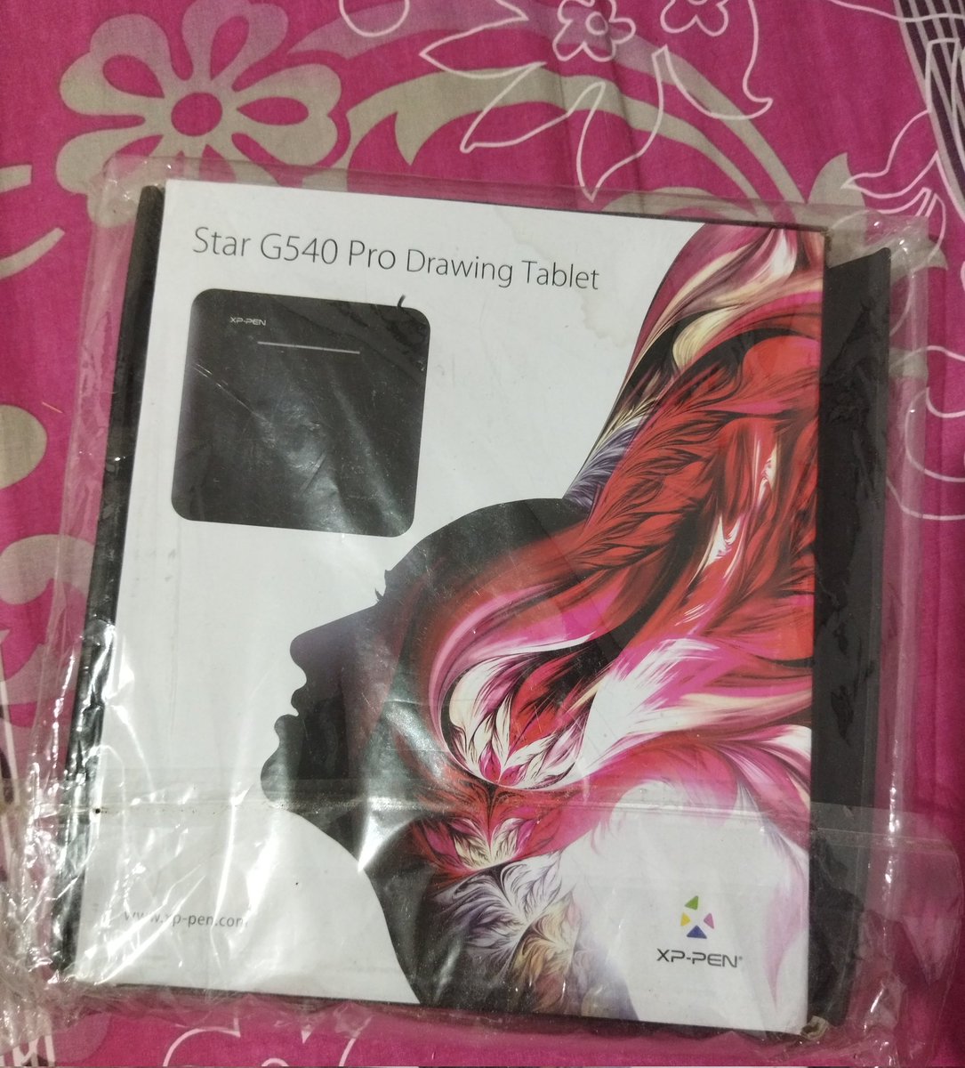 aoneeru's tweet photo. (RTs are appreciated) 🙏🏻 
Halo. Aku mau jual pentab, XP Pen G540pro. Baru 2x pakai sejak dikasih thn lalu. Ga kpake krn laptop ga baik, jadi mau jual buat nambah2 beli laptop baru. Ini masih lengkap banget dan kualitasnya masih super bagus. Aku mau jual 350k udah termasuk ongkir. https://t.co/PEduINPkYQ