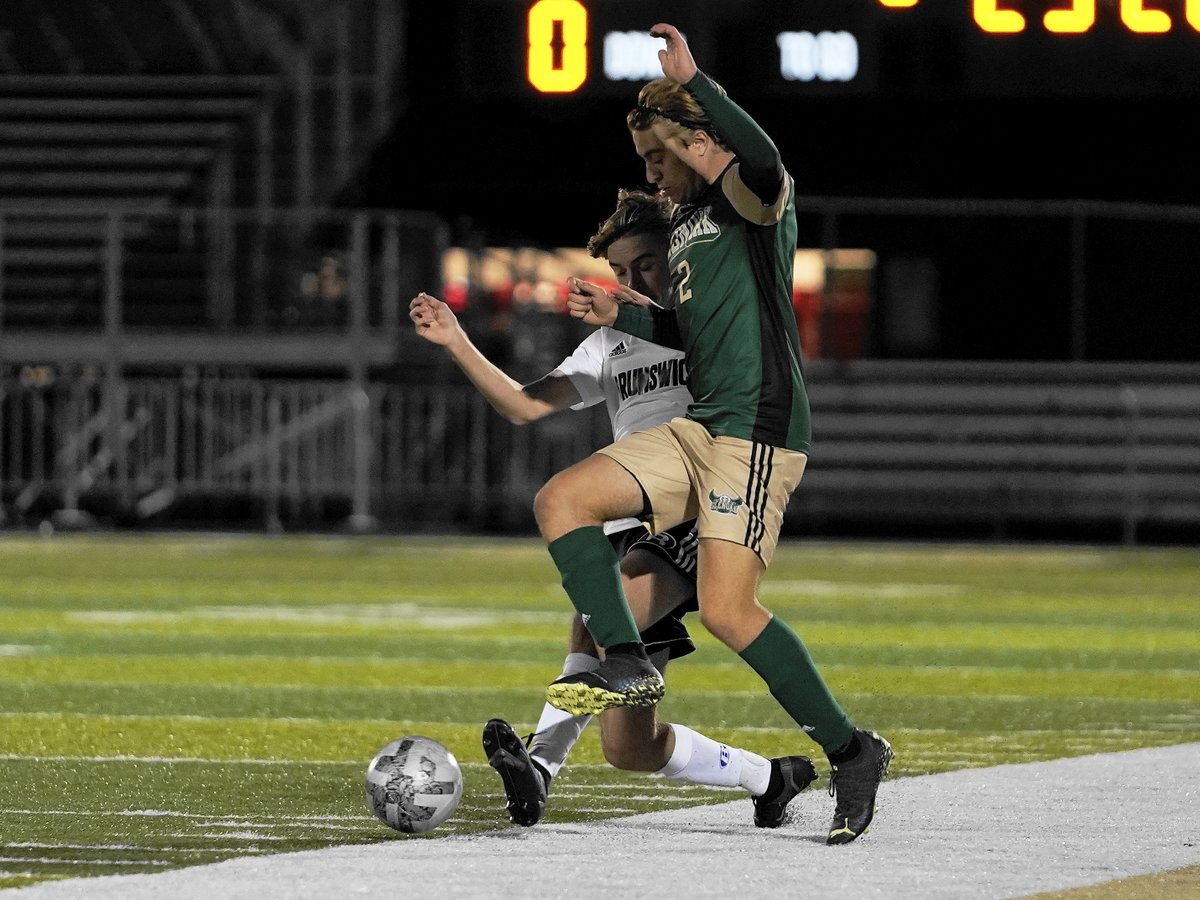 viperg98's tweet photo. On a chilly Saturday night, @Soccer_BHS went to Eagle country visiting @GlenOakSoccer. Utilizing both senior goalies, Brunswick closes the evening with a 3-0 win. Clean sheet for @JacobMancini2 &amp; @ValoreJosh 

#TheUnfinishedJourney
#Brotherhood 
#GoBigBlue
#BrunswickBlueDevils https://t.co/fjuhTF2rUT