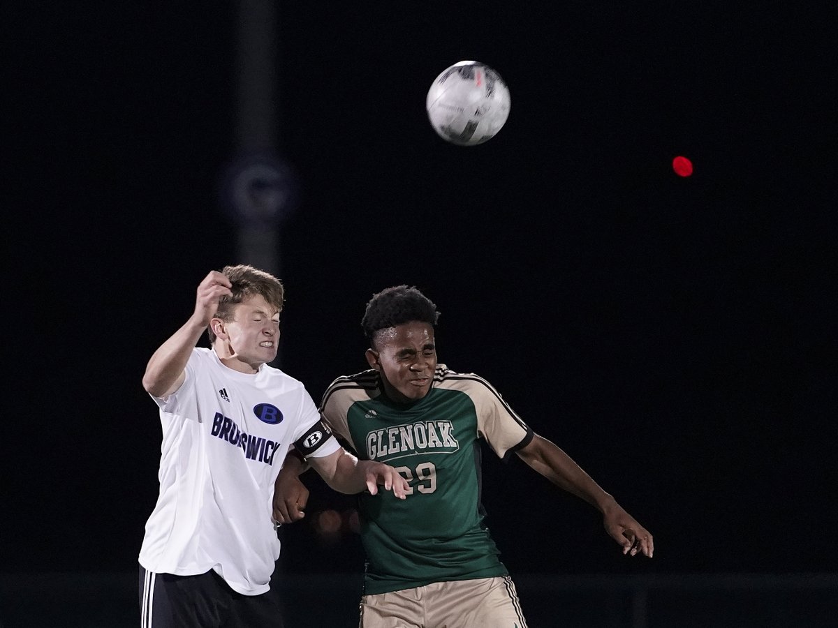 viperg98's tweet photo. On a chilly Saturday night, @Soccer_BHS went to Eagle country visiting @GlenOakSoccer. Utilizing both senior goalies, Brunswick closes the evening with a 3-0 win. Clean sheet for @JacobMancini2 &amp; @ValoreJosh 

#TheUnfinishedJourney
#Brotherhood 
#GoBigBlue
#BrunswickBlueDevils https://t.co/fjuhTF2rUT
