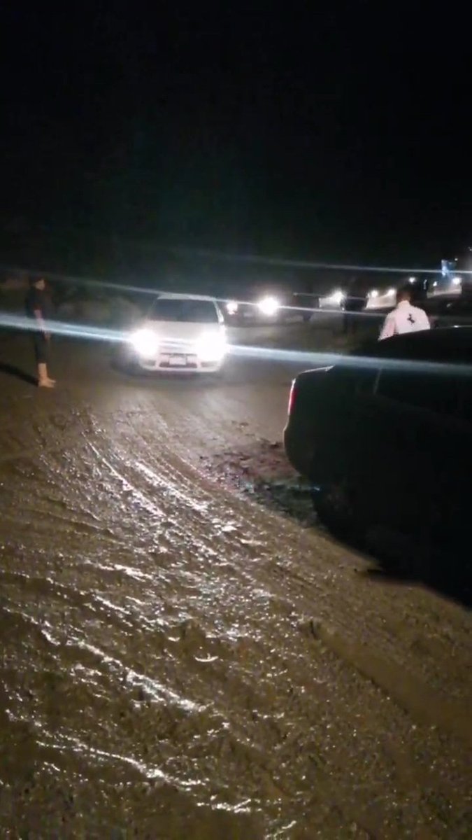 JEHYSONGUZMAN's tweet photo. Recuperamos el paso vehícular por el Páramo Merideño, será intermitente, controlado y parcial, así es la modalidad de trabajo que junto a un equipo multidisciplinario realizamos para garantizar el acceso de los vehículos que transitan por esta importante arteria vial. https://t.co/GJEaaSLEeO