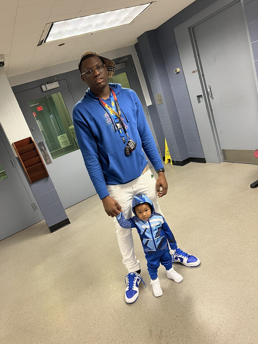 MikeMike53206's tweet photo. Me and son son screaming #freemoma https://t.co/DOLdNBX4Vx