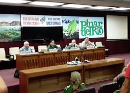 Rodilla en tierra con los pinareños, con #Cuba y su Revolución. 
Como canta un coterráneo <a href="/arnaldotalisman/">Arnaldo Rodriguez TALISMÁN</a> .

Aunque sople el viento 
Aunque apriete el frío
El verde de la esperanza 
florece en #PinardelRío.