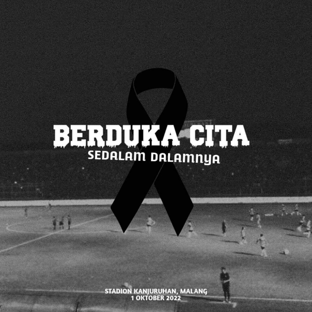 HafiedAmarullah's tweet photo. From this incident we learn that football is not just about winning

You Win
You Lose
You Draw

I'm never stop supporting you

#prayforarema
#prayforsepakbolaindonesia
#prayforpssi https://t.co/Y3QDY6d4ha