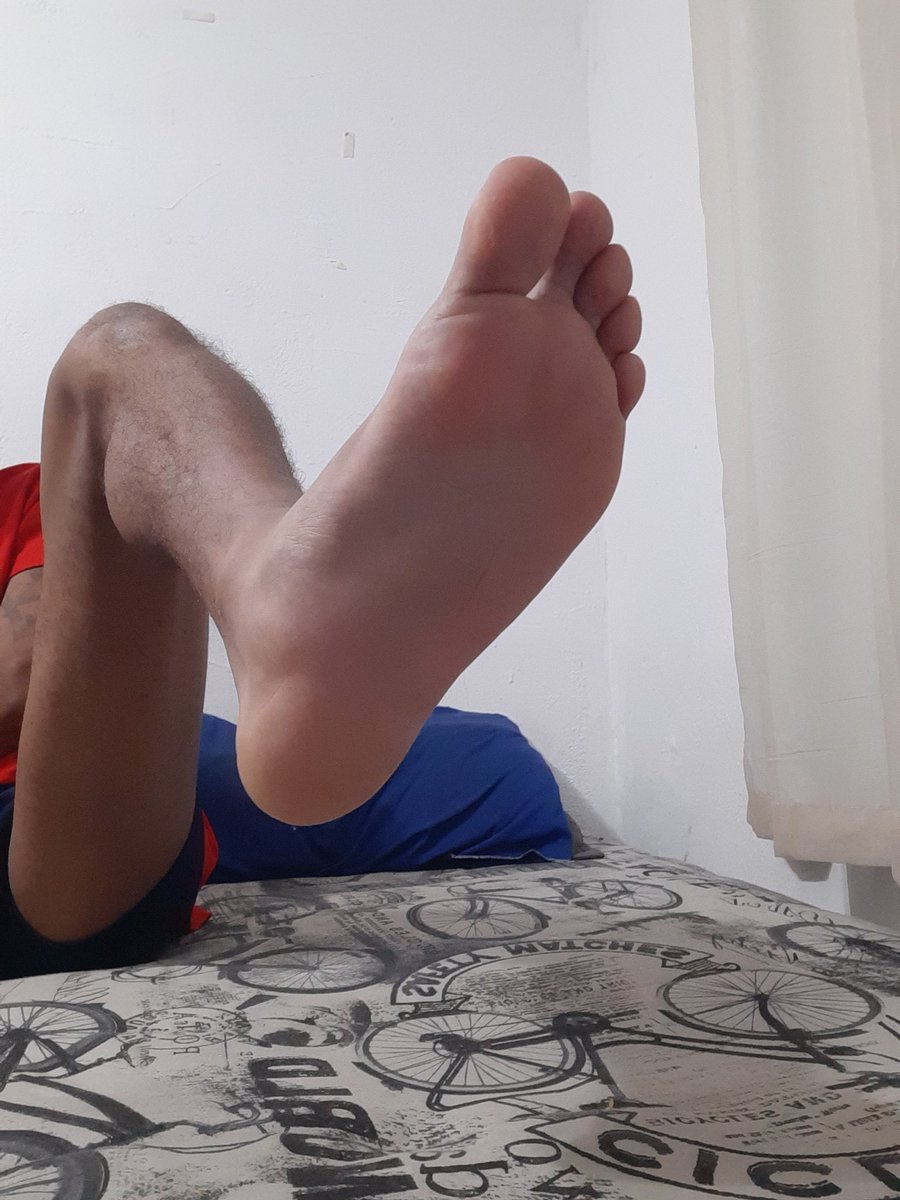 bayo_nettas's tweet photo. Meu pezinhos para vocês 
.
#Packgay #packpe #packdope #daddy https://t.co/N4xv1X1wSZ