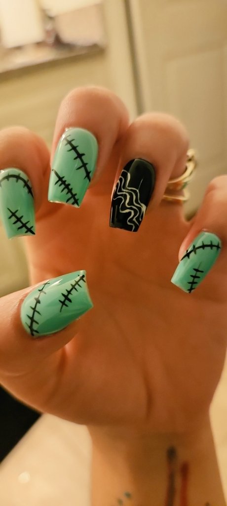 #halloweenails