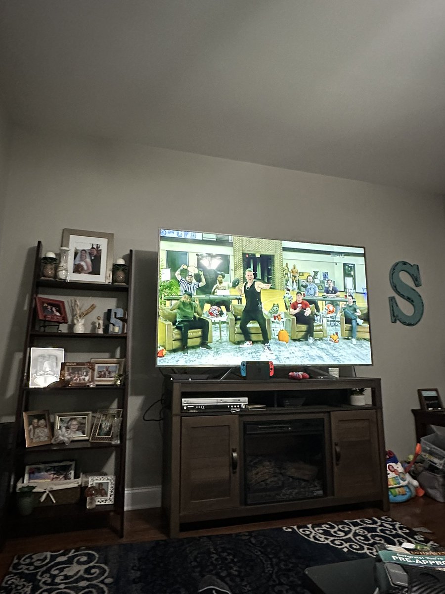 smithb07's tweet image. #pmscfbespn2 Enjoying the charity shots!! Hawk needs a couple more attempts on the stage to hit the shot!! #youcandoithawk