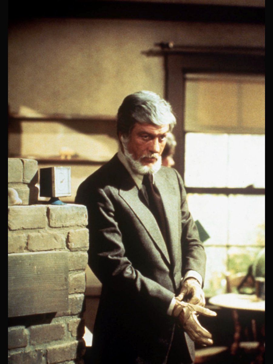 Tenbear24's tweet photo. Dick Van Dyke shooting everybody up in here tonight! 📸 🔫 💥 💀 #TheyDead #Columbo @COZITV @columbophile #ColumboOnCozi https://t.co/1awswWkqx1