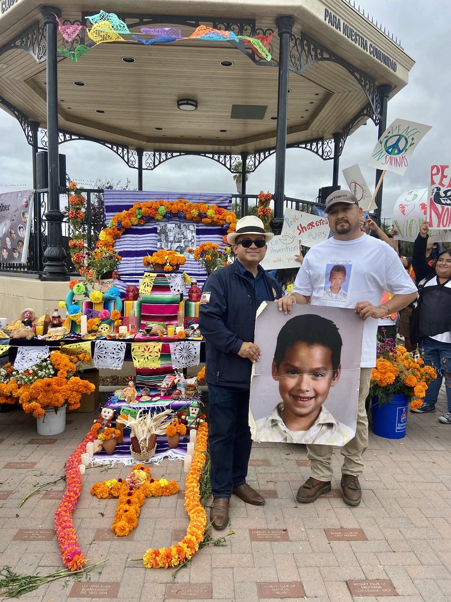 SupervisorAlejo's tweet photo. With #JoelCruz, the father of 6-year old #AzahelCruz who was killed in 2010 in a drive-by shooting in #EastSalinas while inside his home! I have never forgot the tragic loss of this young boy! He would have been 18-yrs old today finishing high school! #NeverForget🕊️ https://t.co/AYwuzZ5zyz
