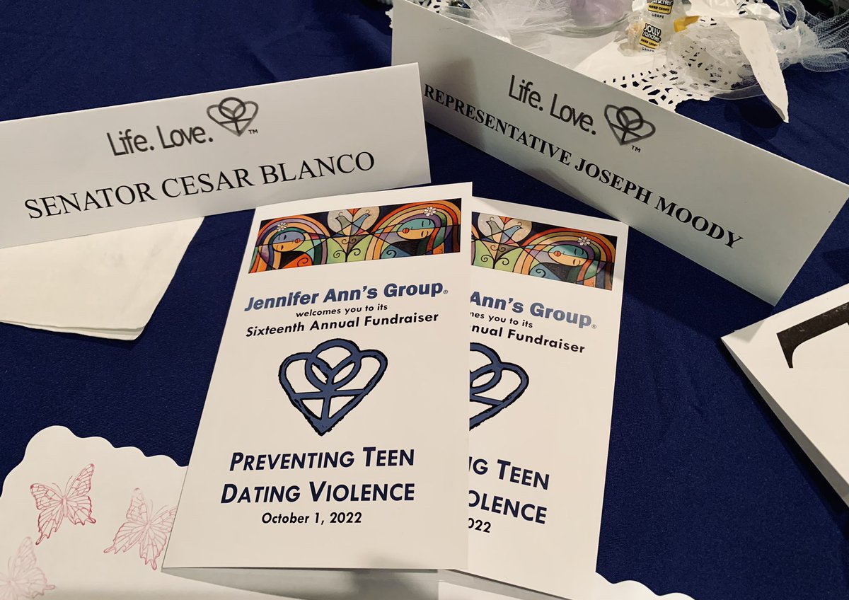 moodyforelpaso's tweet photo. Proud to join @CesarJBlanco in supporting @stopTDV at their annual fundraiser. Grateful for all the organization does to promote healthy relationships and to raise awareness so that we can prevent teen dating violence. #StopTDV #txlege https://t.co/Nvo8aR5pVy