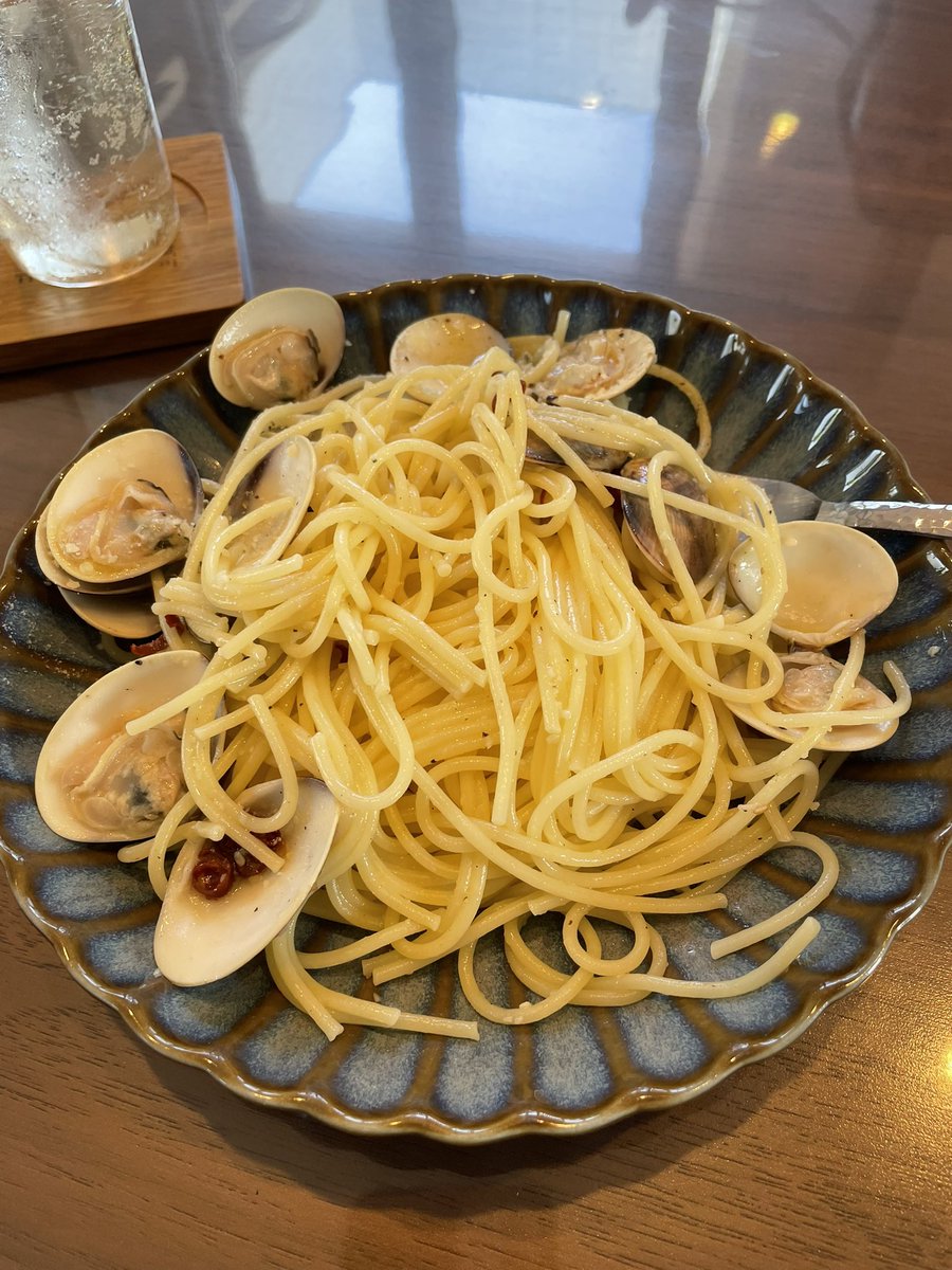 K_M_everyday's tweet photo. もらった蛤でボンゴレ作って昼間からハイボール！　パスタにはアランクォーターカスク合わせる https://t.co/7QxJcFKlQt