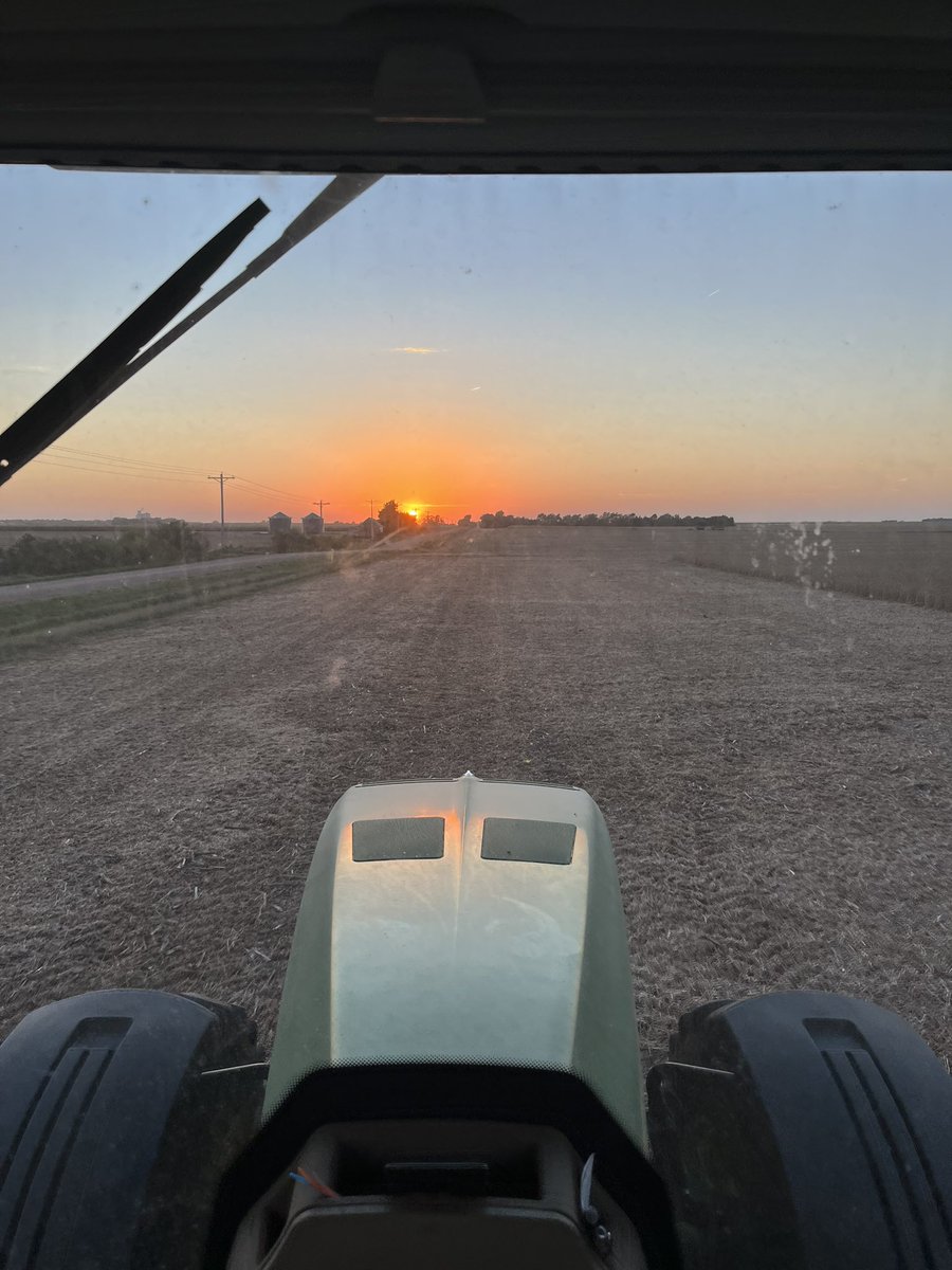 faither101_'s tweet photo. Soybean Field #1 ✅                          Husker Football Win ✅                     That makes for a good Saturday back home! 😁 @FellowsFarm https://t.co/8FTh7U7zr6
