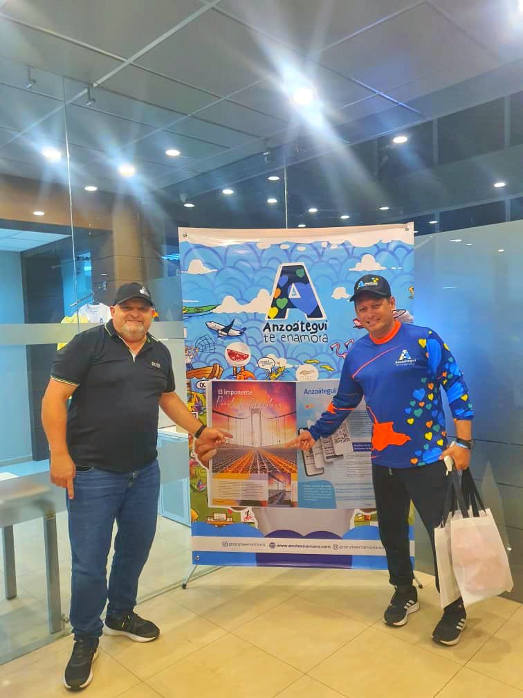 Hernanrodrigz76's tweet photo. Ciudad Orinoco ya tiene su página en la revista Anzoátegui Te Enamora, así que vayan a leerla y por acá los esperamos, porque estamos seguros de que se van a enamorar de nuestro municipio 😉.

#SePrendióLaNavidad #venezuela https://t.co/LRfOizvpNX
