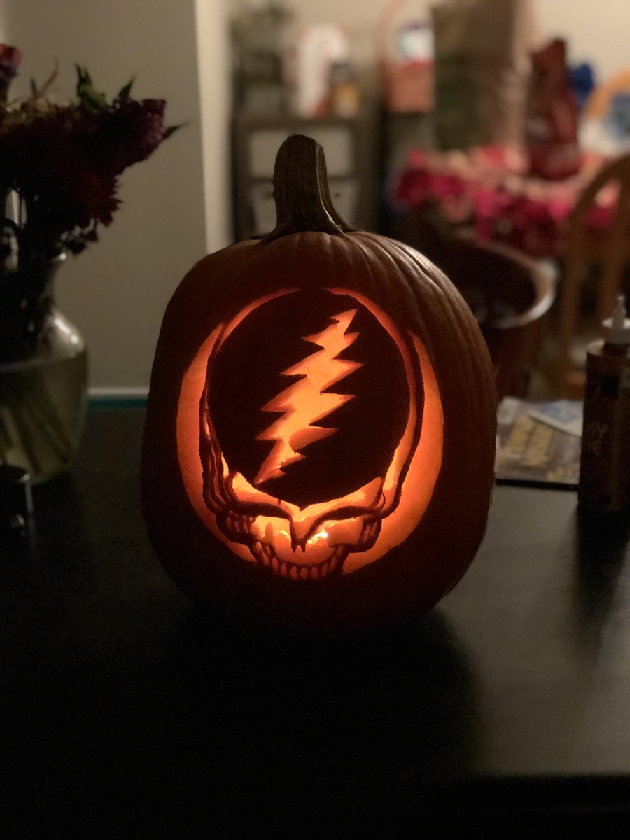 GratefulDead's tweet photo. Officially spooky season💀

🎃 Reddit user u/el1173 https://t.co/RNx27GgWt1