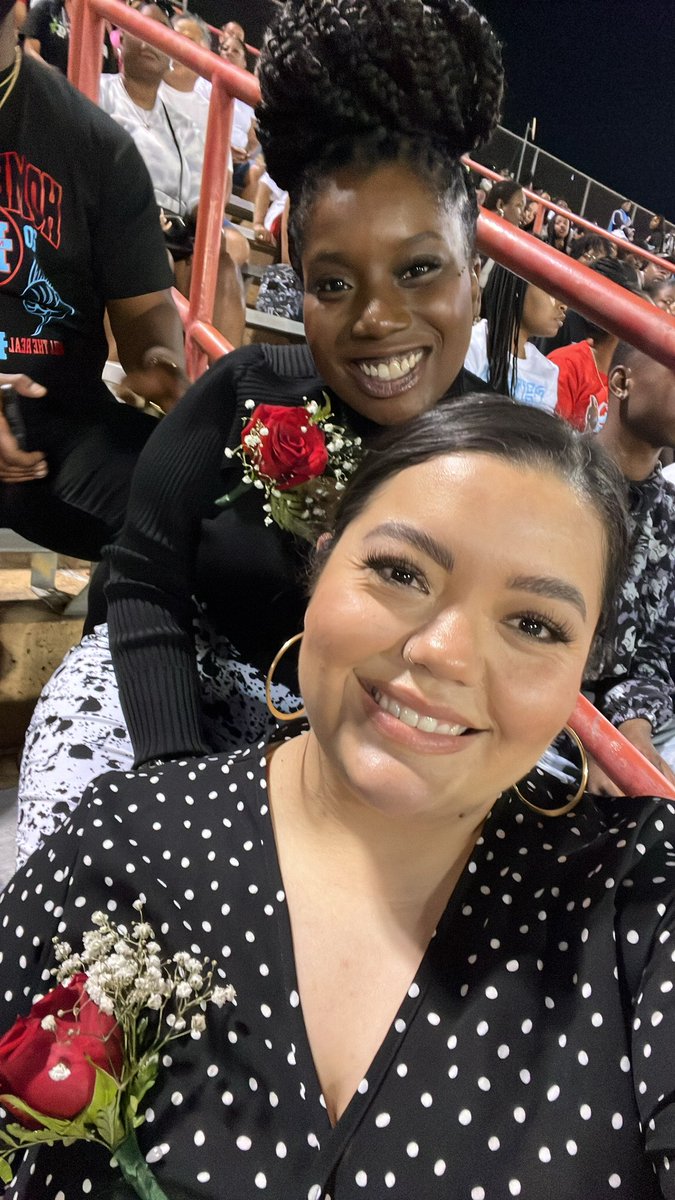 CoachReyes5's tweet photo. That’s a wrap on homecoming! We killed it @TheTEKSTrapper @MadisonHS_ # https://t.co/PtZM669hbj