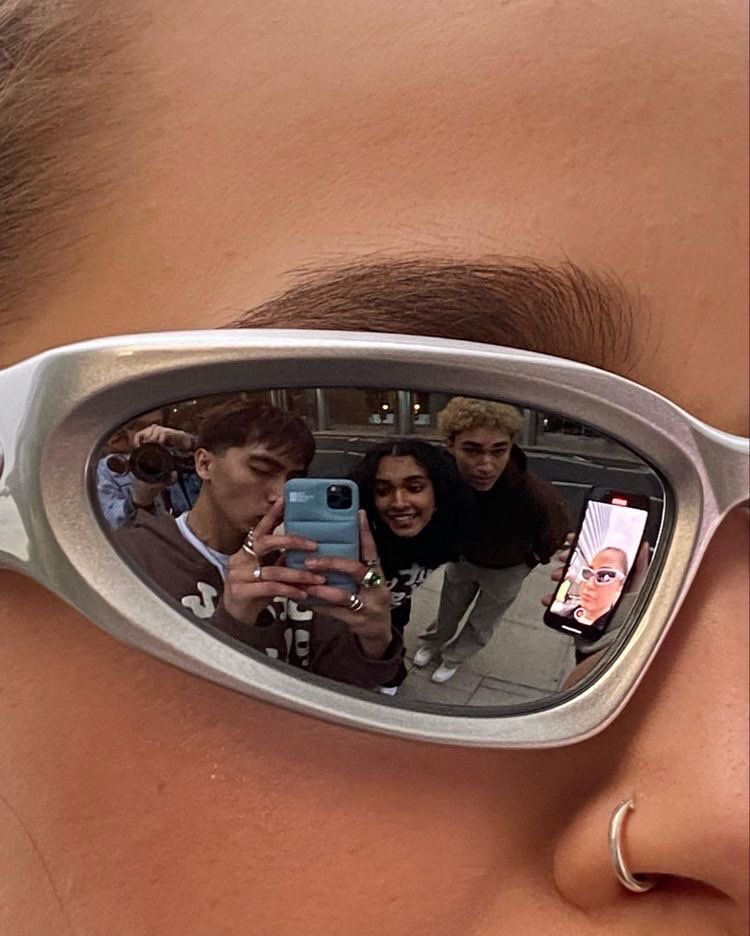 gwiyowostuff's tweet photo. ide foto mirror selfie anti mainstream 

⋆ a thread ⋆ https://t.co/y8KV0LFmzD