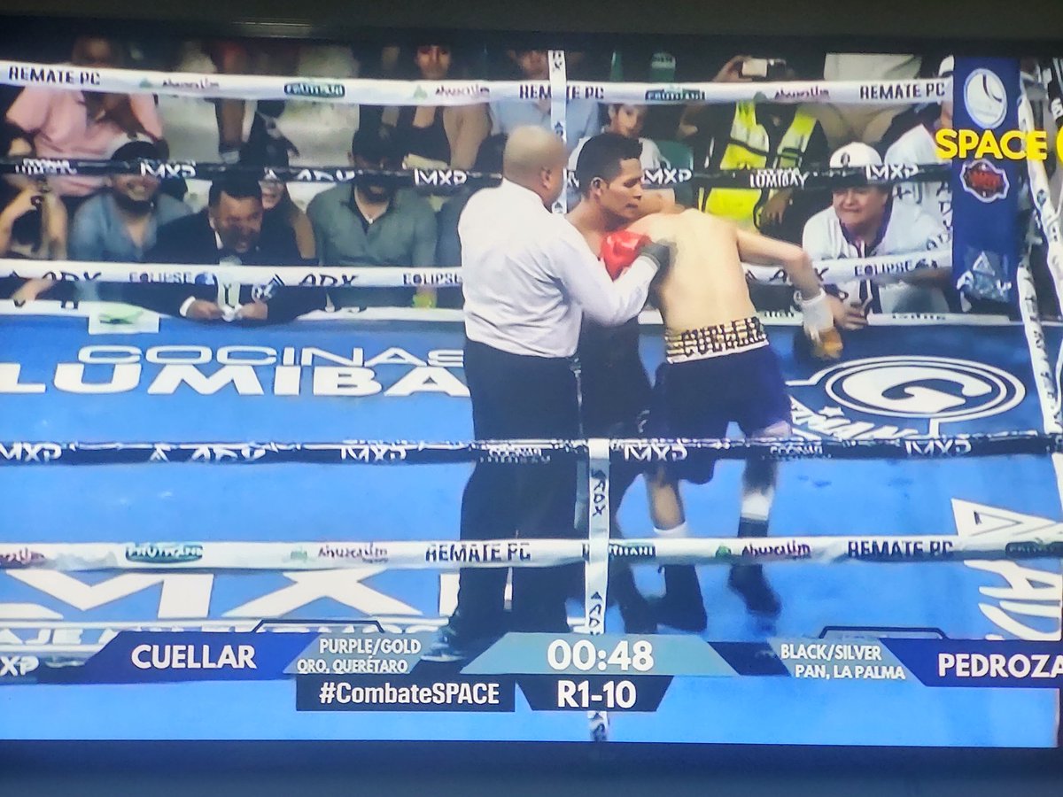JHONBASILIOMORA's tweet photo. #CombateSPACE desde GALAPA ATLÁNTICO COLOMBIA viendo la pelea CUELLAR VS PEDROZA VEO una pelea pareja hasta el momento veo mejor a cuellar #ganacuellar https://t.co/qUbkRRtflj