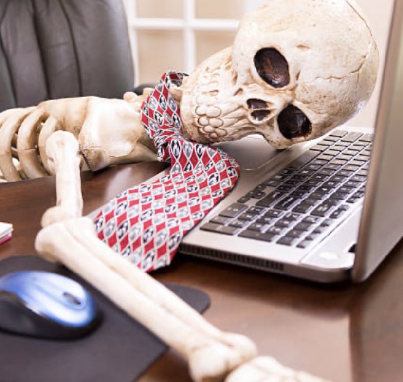 def_not_grace's tweet photo. Everyone in the rh community when royaleween finally comes out #royaleween #royalehigh #royaleween2022 https://t.co/kDvM9RHGMD