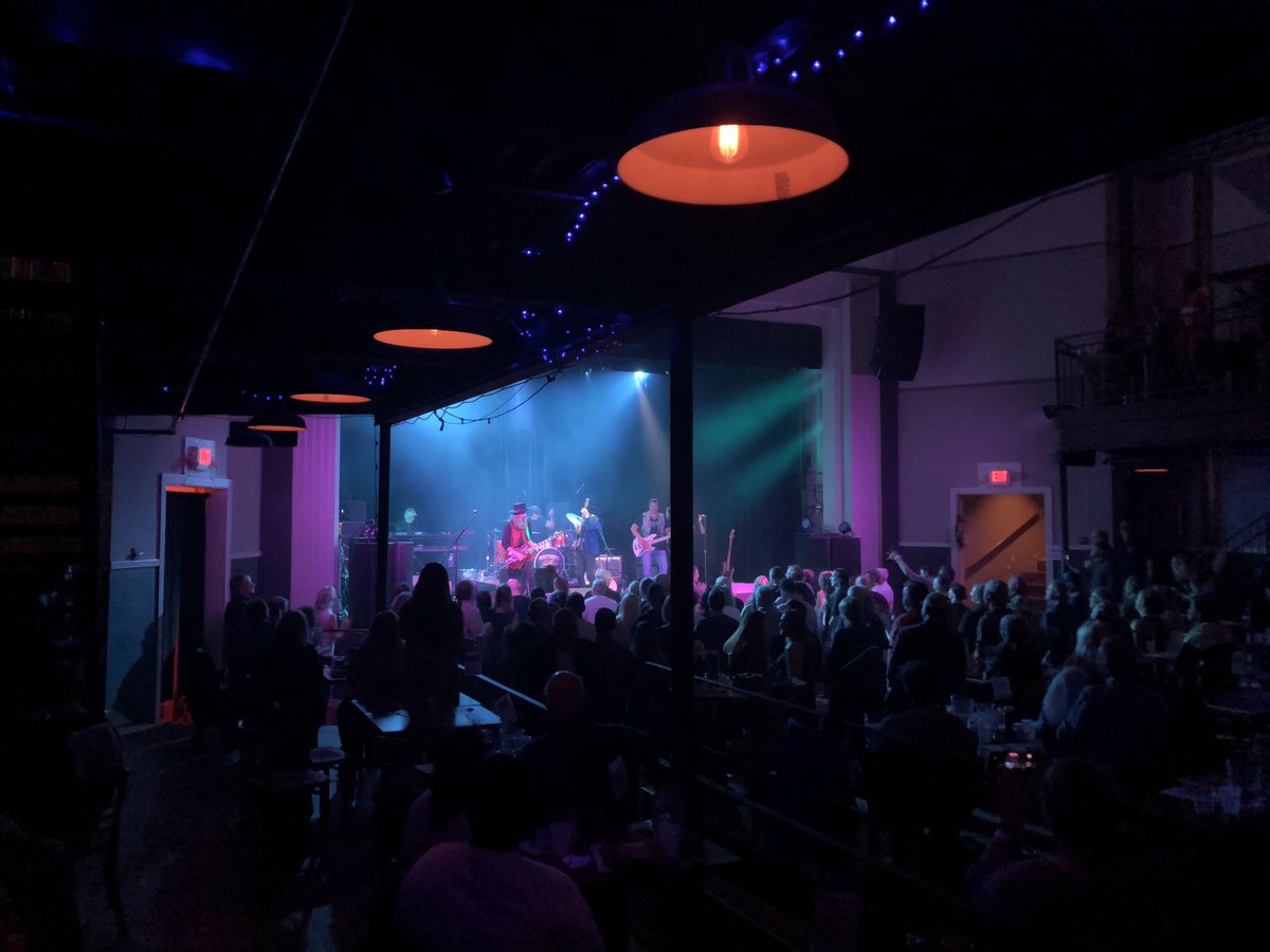 MaryBethDonnel3's tweet photo. @PettyTribute - We loved hearing you  at @TheStateTheatre. You hit every note with passion and respect &amp; moved me to dance and to tears. Thanks for helping run down a dream tonight… you wrecked me ❤️! https://t.co/n3YOqnCr7c