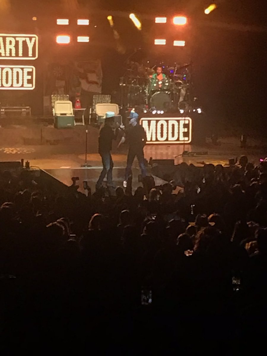 Melanie Hartzel tweet media