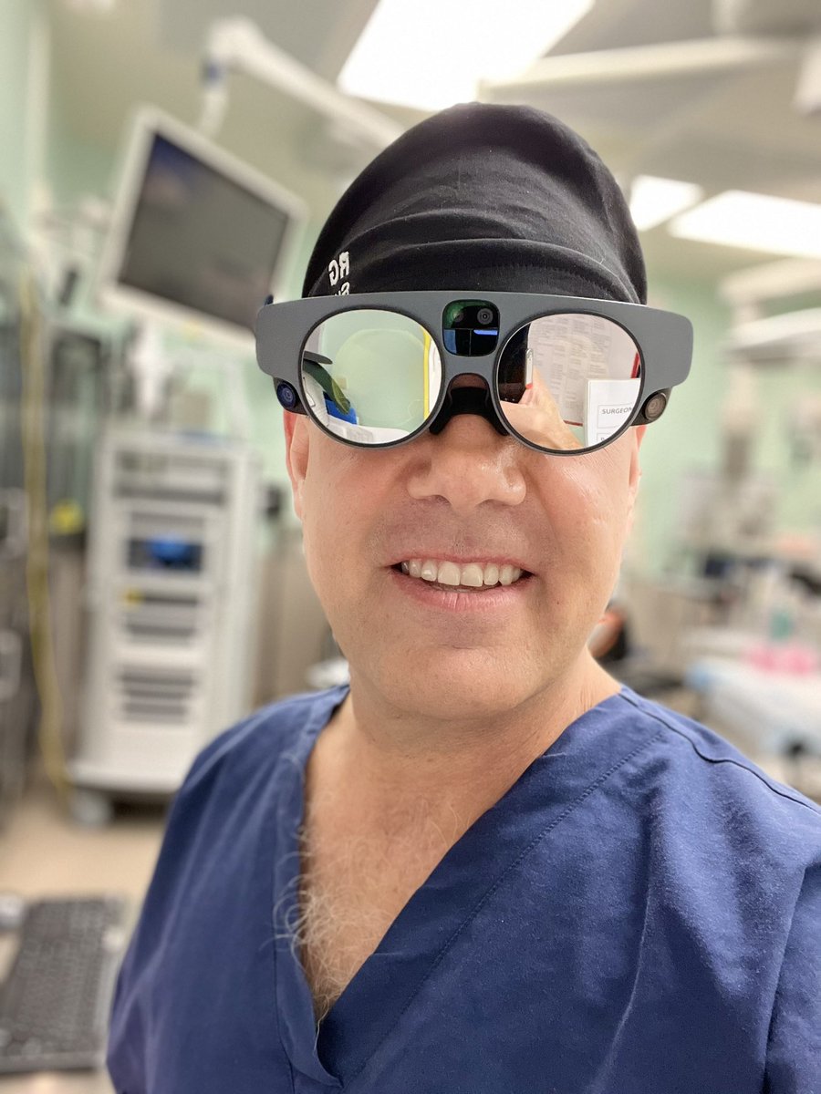 ZGJR's tweet photo. Exploring a top-design, versatile, powerful &amp; sleek super computer in #Surgery /@magicleap #ML2 a device that truly belongs in the operating room &amp; beyond! Enabling #DigitalHealth #SpatialComputing #XR #MXR #CollaborativeXR https://t.co/k6cbzwaFtu