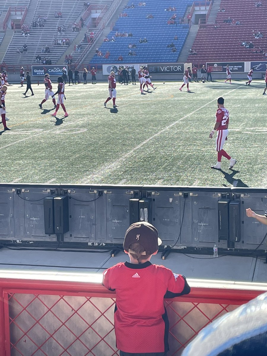 MissTL9's tweet photo. @calstampeders We believe you now have a new best #1 fan ever after today ❤️Kace had the best day ever(his words) thx for the amazing game❤️ https://t.co/zkzPFAXtQp