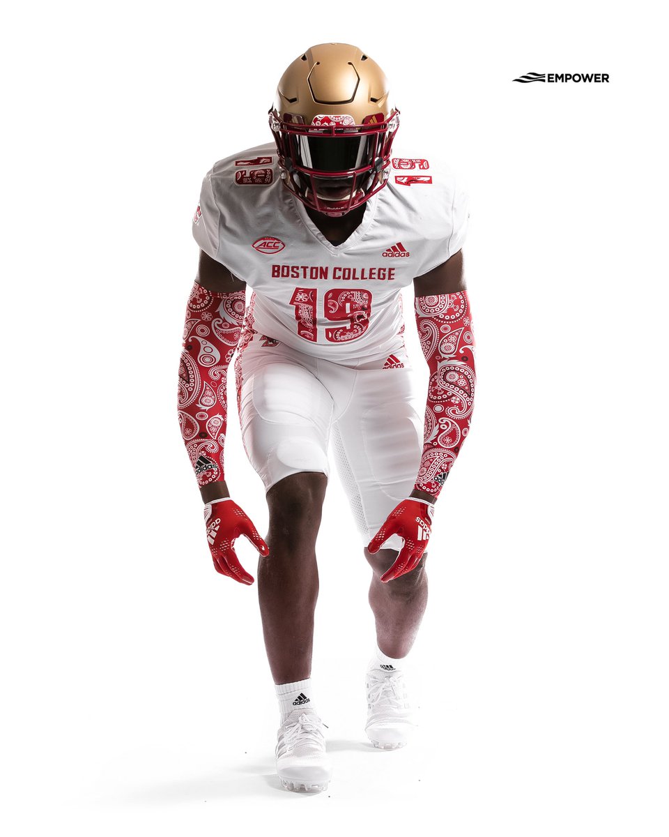 BCFootball's tweet photo. OFFICIAL: Saturday Night Football on ABC returns for Red Bandanna Game

📆: Oct. 8 vs. Clemson
📍: Alumni Stadium
⏰: 7:30
📺: ABC https://t.co/3IvFYuMiID