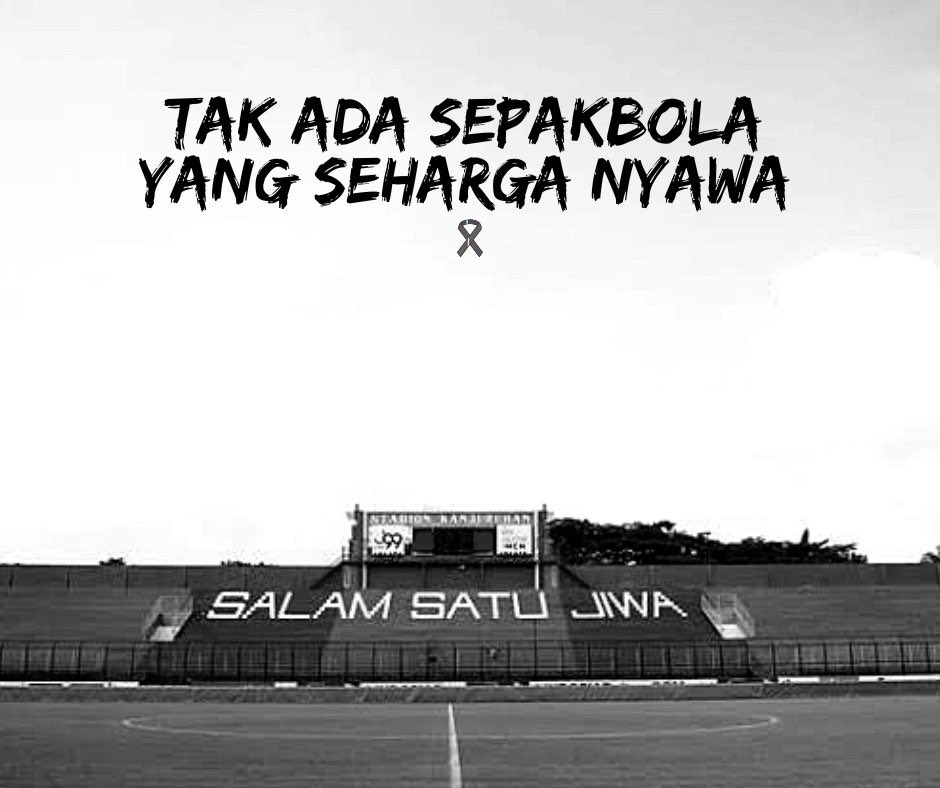 tifaldiprmd's tweet photo. Dan hari ini ibu benci sepakbola, hari ini ibu larang gue sama egas ke stadion. Tapi memang bener, sepak bola tidak layak membuat seorang ibu menangis. 
Untuk teman-teman yang gugur, semoga tenang di tribun barumu #PrayForKanjuruhan https://t.co/dQmRDmHA2B