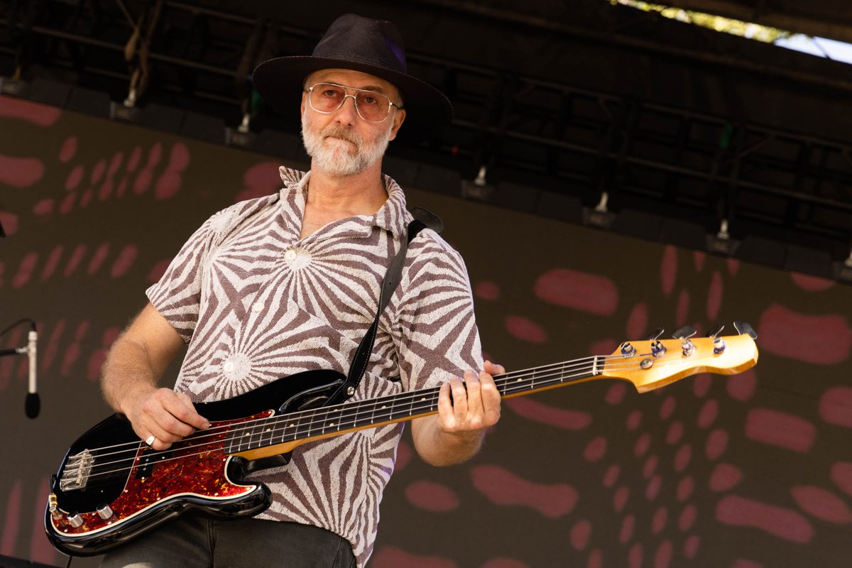 Sun glitter <a href="/wet_satin/">Wet Satin</a> 

📸 Debi Del Grande