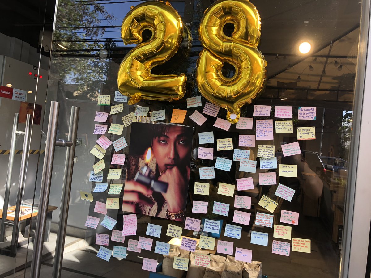 NAMU_Chile's tweet photo. El día de hoy tuvimos nuestro primer evento como fanbase celebrando el cumpleaños de Namjoon🫶🏻 Estamos muy agradecidas con las personas que decidieron venir el día de hoy para poder compartir en conjunto🥹 esperamos verles pronto en un próximo evento🫰🏻

-STAFF NAMU CHILE 🌱🤍 https://t.co/8YHawQ9XBs