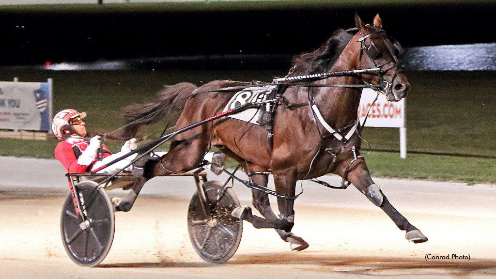 Eight hole. Parked the mile. Pulls away from his rivals in the lane. World champion @BulldogHanover is on another level right now, and he just showed it again with a superb performance in the 2022 Dayton Pacing Derby on Saturday (Oct. 1) » bit.ly/3SmTbHP #harnessracing