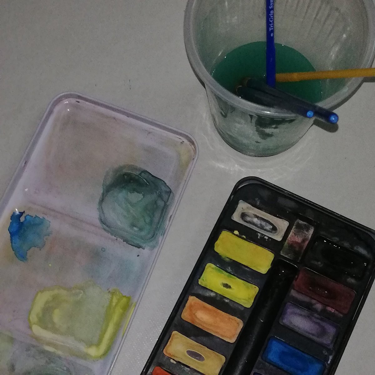 99RYKJ's tweet photo. 🎨 ☁️ 🖌️  —  10.02.2022

painting  sesh  pt1  !  feels  nice  to  paint  again  hehe  :D https://t.co/j00SlFqGiX