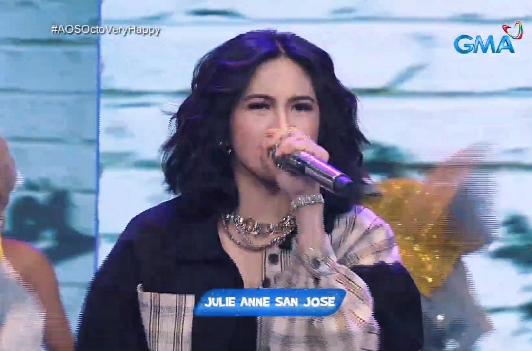 OfficialNorms's tweet photo. @MyJaps Julie rocks the stage with her rap and vocal. OctoVeryHappy WithJULIEVER. #AOSOctoVeryHappy https://t.co/Vq9oN9nmRD