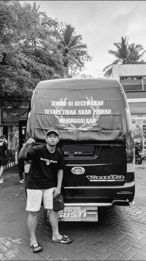 Dimas9ra's tweet photo. Perbincangan dini hari, Kopi, Emping, Surya dan Marlboro kretek.
Curhatanmu kemarin pasti kan slalu ku ingat, Nip...

Suargi langgeng
 #PrayForKanjuruhan https://t.co/0VdIoTrTbD