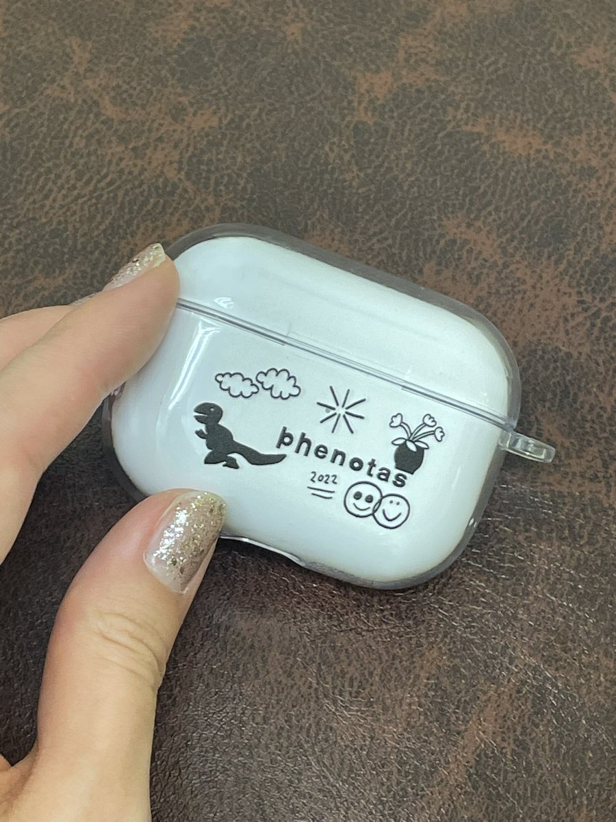 ふぇのたす先行物販14:00〜15:30です。

可愛く仕上がっております✨

なお、AirPodsはケースのみの販売です。本体は別売りとなりますのでご注意ください。