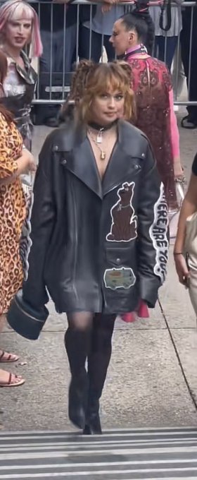 okay miss debby ryan where did the jacket come from 😍🔥 https://t.co/PvO10yKPBE