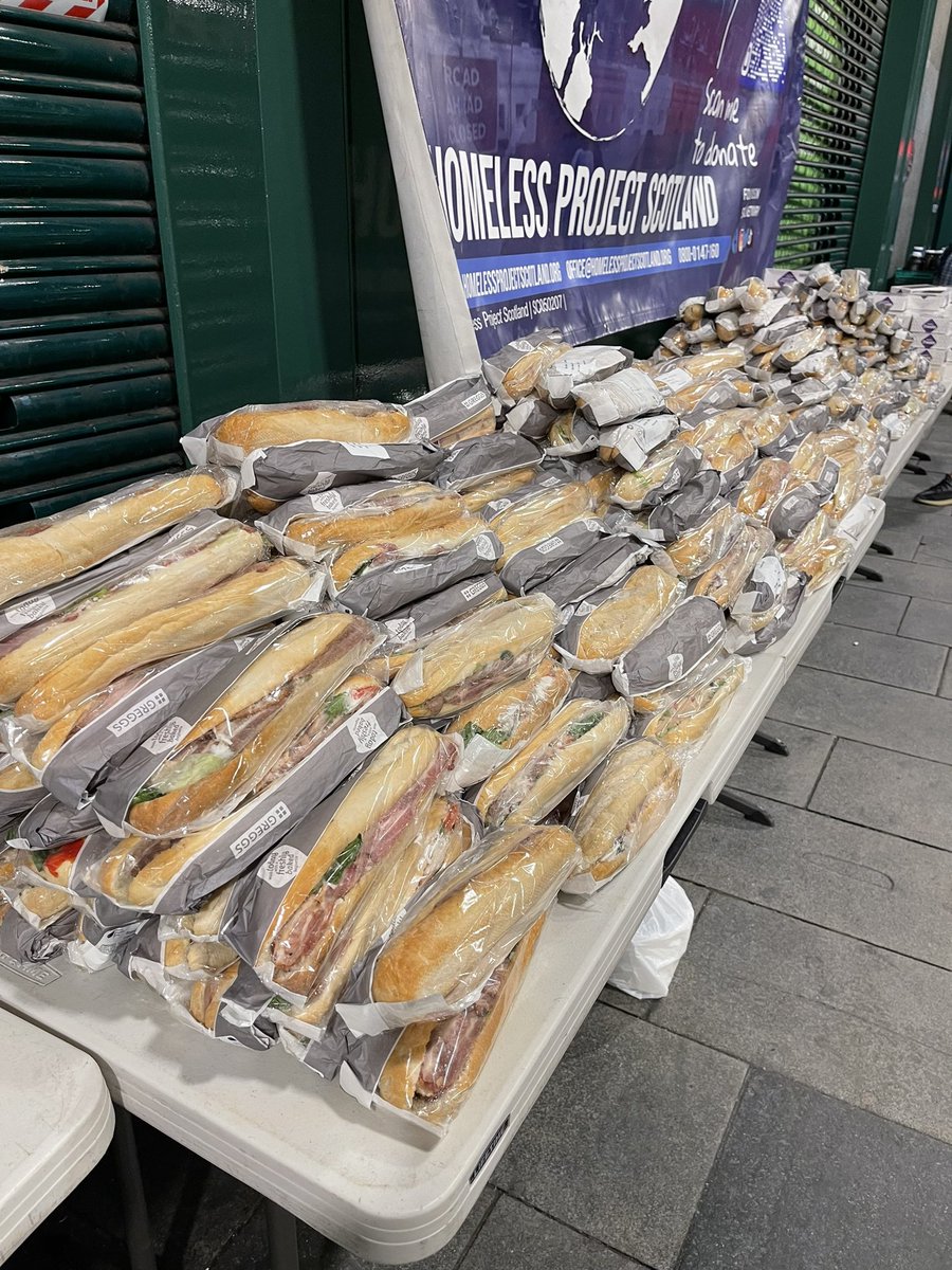 hp_scotland's tweet photo. Last night we fed over 200 people huge amount of food no waste, GLASGOW was Hungry, @LeaderGCC @NicolaSturgeon @ScotGovFM @scotgov we really need your help a building winter 🥶 is getting closer every day. #compassion #homeless #greggs https://t.co/vAaaRnpMgI