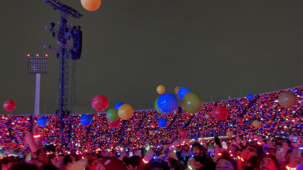 Futura_docente's tweet photo. #ColdplayChile #Coldplay #MusicOfTheSpheresWorldTour #Chile 🌟 https://t.co/k6GV0pGl6P