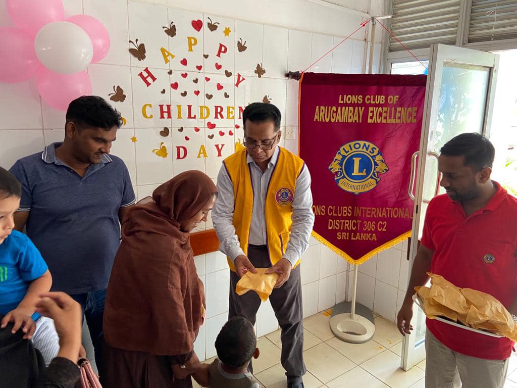 Lions306's tweet photo. On the occasion of World Children's Day, Lions Club of Arugambay Exelenc were organized and the program was held in Pothuvil Base Hospital in a grand manner and gifts were also given  to the children. https://t.co/NQWNsW9diG