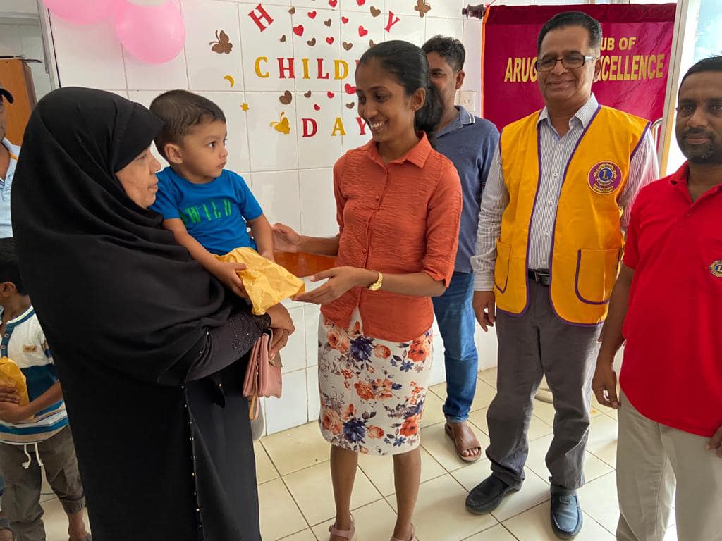 Lions306's tweet photo. On the occasion of World Children's Day, Lions Club of Arugambay Exelenc were organized and the program was held in Pothuvil Base Hospital in a grand manner and gifts were also given  to the children. https://t.co/NQWNsW9diG