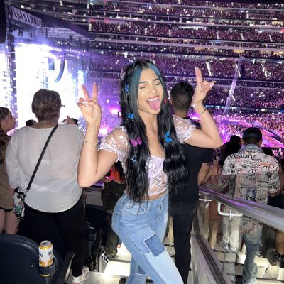 emyreyes_'s tweet photo. #NewProfilePic https://t.co/ItKOWSlX16