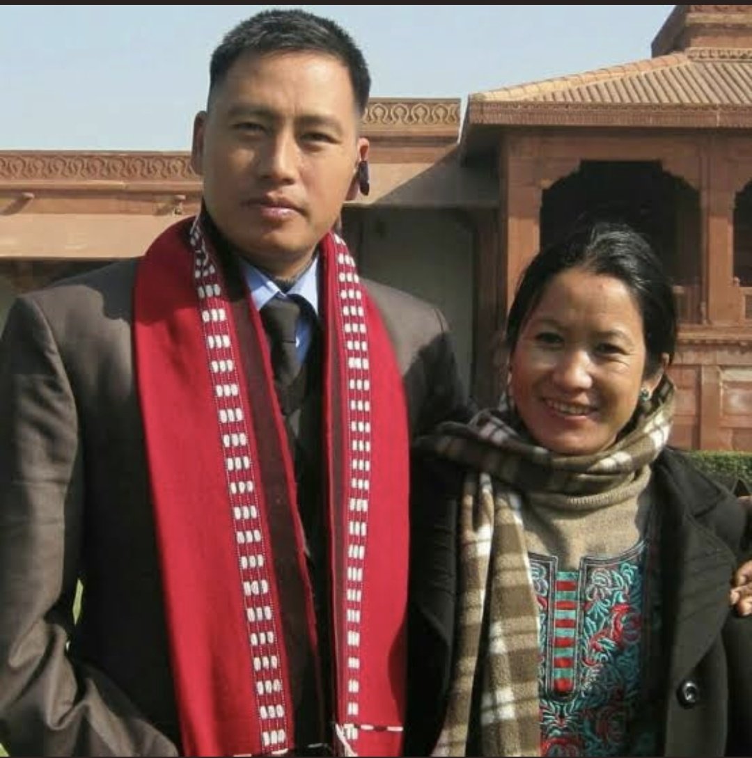 love_for_nation's tweet photo. He was born on 2nd Oct, 1979 in Borduria Village of Tirap District, Arunachal Pradesh.
Remembering
Havaldar Hangpan Dada
Ashoka Chakra (P)
35 RR/4 ASSAM
on his 43rd Birth Anniversary today.
He sacrificed his life after eliminating 3 terrorists in Naugam Sector in 2016.
🇮🇳💐🙏🏼 https://t.co/Ykx79fODOs
