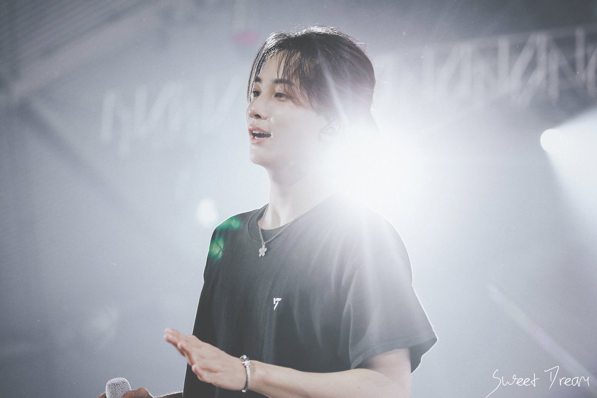 Yoon Jeonghan cahaya Asia