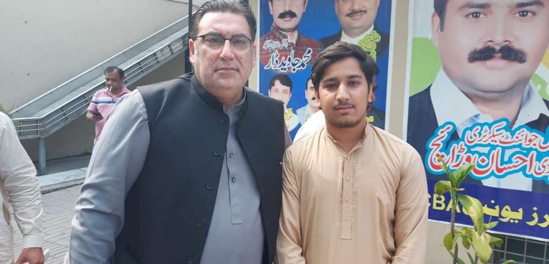 hamzamaharpmln's tweet photo. سالگرہ کا دن بہت بہت مبارک ہو محترم  پیارے بڑے بھائی @KashifSabir صاحب، 🎂♥️ اللہ تعالی آپ کو دنیا کی ہر نعمت و رحمت سے نوازے، اللہ تعالی آپ کو صحت والی لمبی عمر عطا فرمائے آمین ثم آمین
Happy birthday @KashifSabir bhi https://t.co/5FGp2jq7Jy