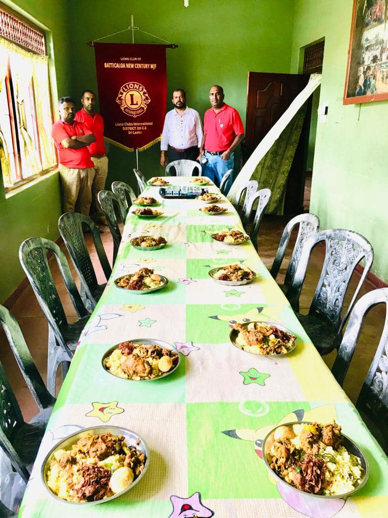Lions306's tweet photo. Special Lunch arranged for *”VAALVOSAI SCHOOL FOR DEAF CHILDREN”* (YMCA Building Batticaloa) to celebrate World Children Day 2022
By *BATTICALOA NEW CENTURY MJF LIONS CLUB*            
#LionsofSriLanka #LeosofSriLanka #valueforlife #LCIF #WeServeAndProtect  #WeServe https://t.co/shWQPbeKZT