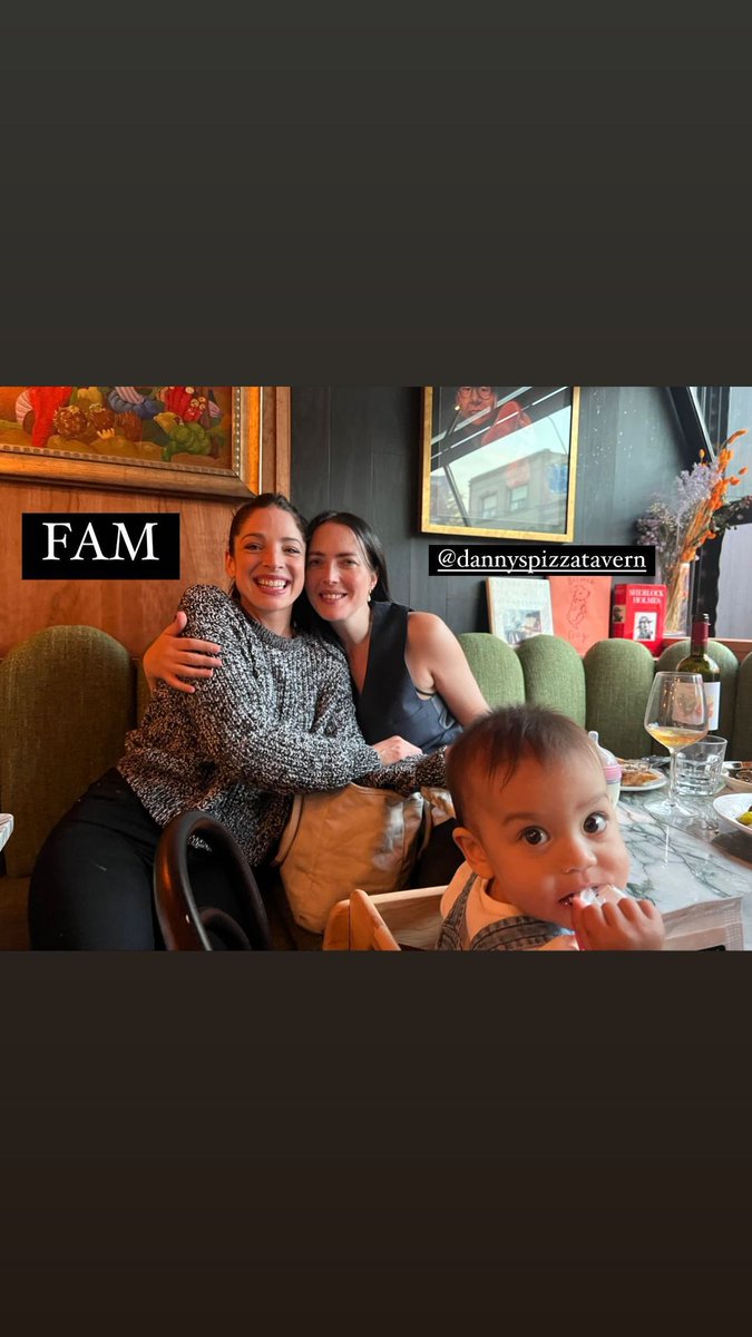 TMI_Uruguay's tweet photo. #FunWithFriends and fam...
@AnnaBananaHops @RealDanBarna @altimasc @MeaghanRath @VanessaMatsui #DannysPizzaTavern
#ShadowFam #GhostBFF #ArrowFam #TheExpanse #TinCanMovie #Underpaint https://t.co/DzYrKBJvte