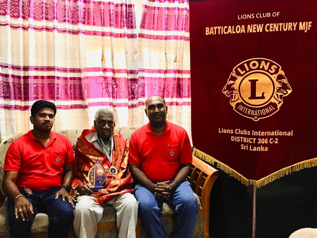 Lions306's tweet photo. We have visited &amp; honored the *Most Senior Lion T Arunagirinathan* who was *First Zone Chairman &amp; Dy District Governor* in the *Eastern Province* on this *World Elders’ Day* We are *very proud to honor* you Aru Iyah.  *BATTICALOA NEW CENTURY MJF LIONS CLUB* https://t.co/W4CNH1Lkge