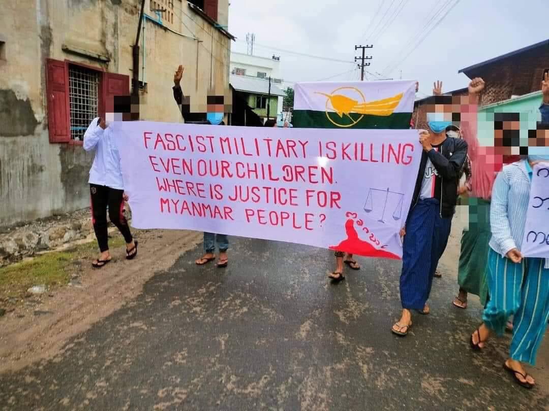 Revolutionaries marched on the streets of Monywa to protest against the military dictatorship.

#2022Oct2Coup #WarCrimesOfJunta #WhatsHappeningInMyanmar