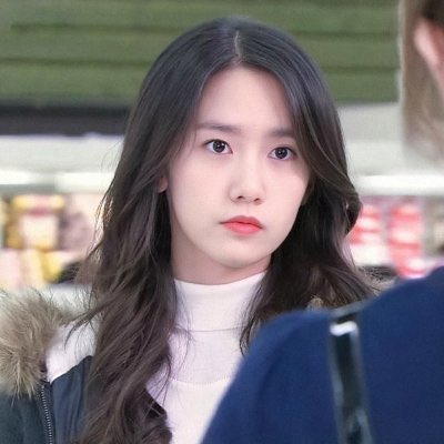 deerbaebye's tweet photo. teenager yoona is the most precious thing look at this beauty https://t.co/CXpvM1ktnT