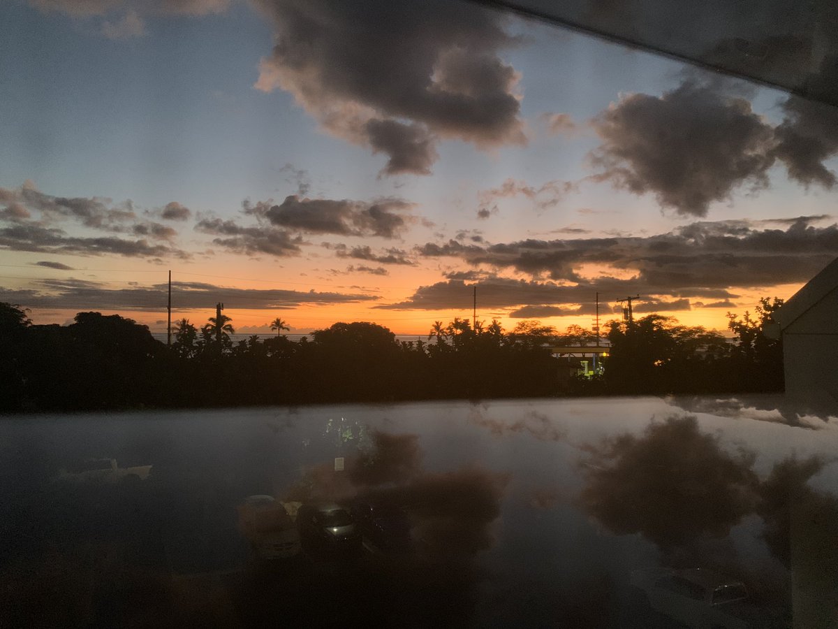 4evaFamouss's tweet photo. FOREVER sunsets 💙

#famousfacts #FOREVERBored #BoredFOREVER #MAYC https://t.co/CmWw2g6yRM