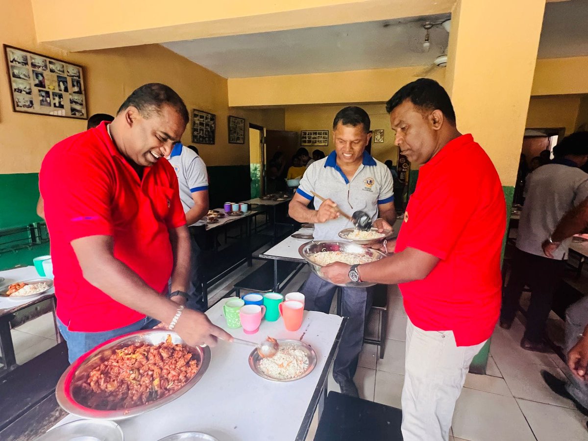 Lions306's tweet photo. Children’s Day Project by Welimada Uvaparanagama &amp; Lions Club Bandarawela
#LionsofSriLanka #LeosofSriLanka #valueforlife #LCIF #WeServeAndProtect  #WeServe https://t.co/dQTGIJ4dMA